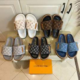 Picture of Louis Vuitton Slippers _SKULVsz35-45mnf03011146